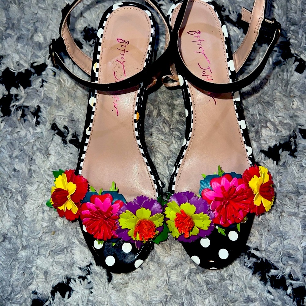 Betsey Johnson Margoh Sandal